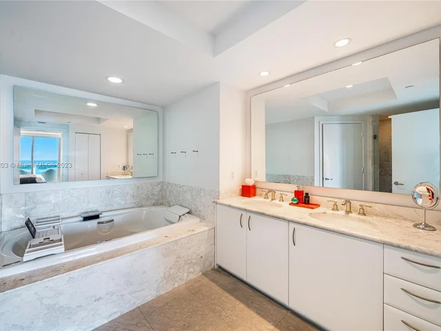 1331 Brickell Bay Dr # 4003, Miami FL 33131