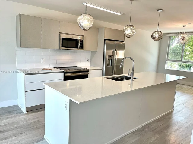 2535 NE 193rd St # 3212, Miami FL 33180