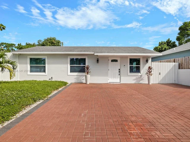 5829 Papaya Rd, West Palm Beach FL 33413