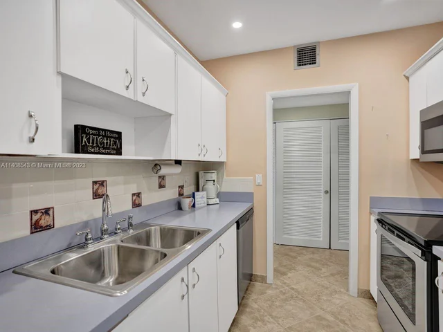 400 N Riverside Dr # 404, Pompano Beach FL 33062