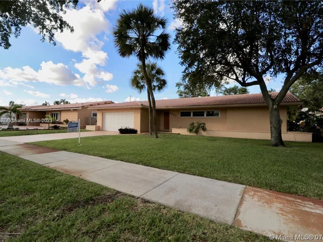 7423 Loch Ness Dr # 7423, Miami Lakes FL 33014