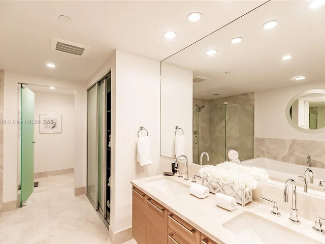 17001 Collins Ave # 3504, Sunny Isles Beach FL 33160