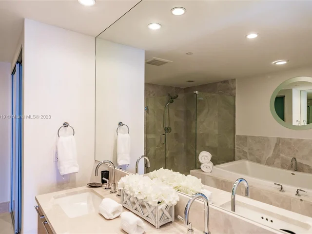 17001 Collins Ave # 3504, Sunny Isles Beach FL 33160