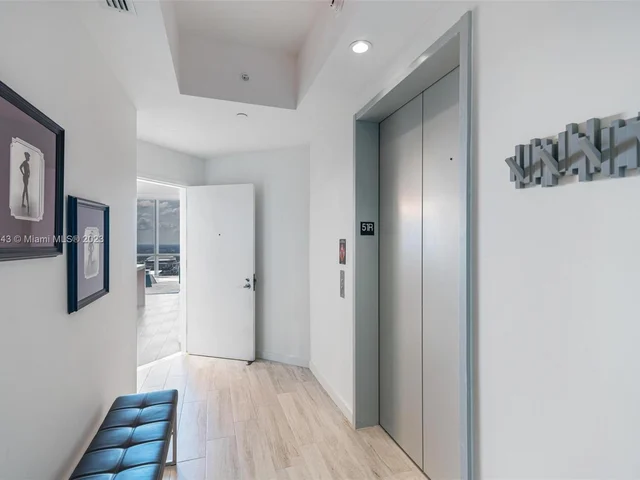 851 NE 1st Ave # 5106, Miami FL 33132