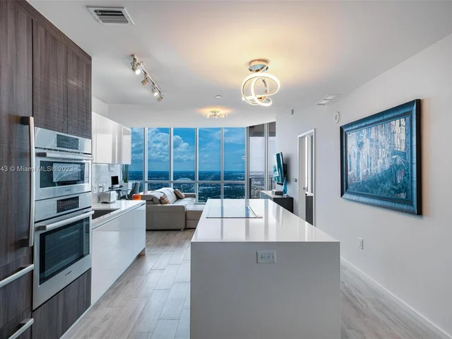 851 NE 1st Ave # 5106, Miami FL 33132