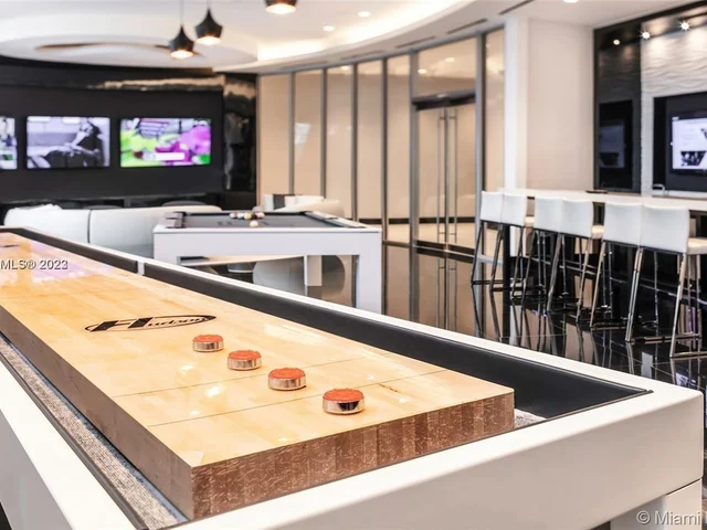 851 NE 1st Ave # 5106, Miami FL 33132