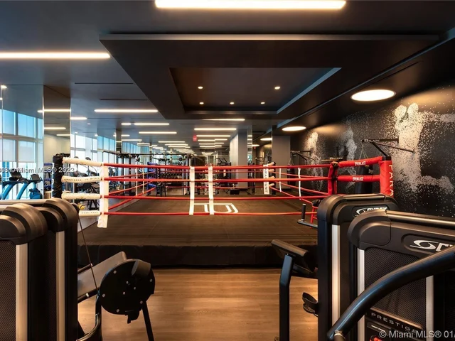 851 NE 1st Ave # 5106, Miami FL 33132