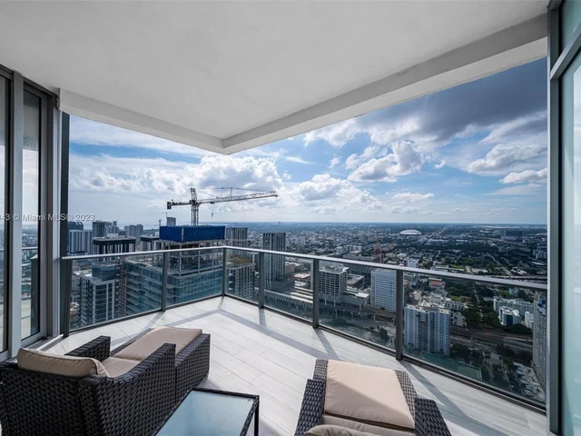 851 NE 1st Ave # 5106, Miami FL 33132