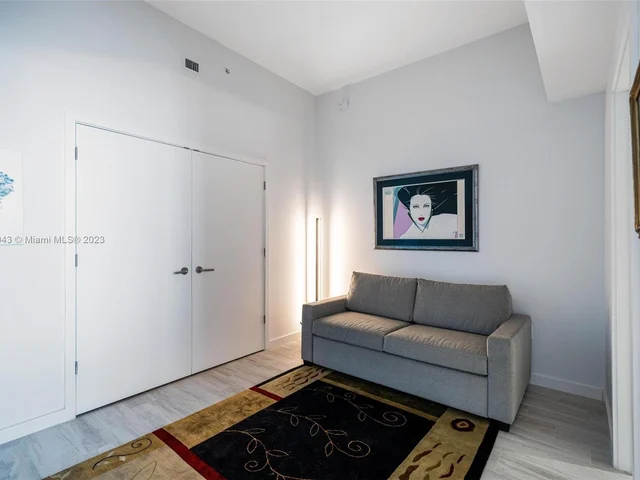 851 NE 1st Ave # 5106, Miami FL 33132