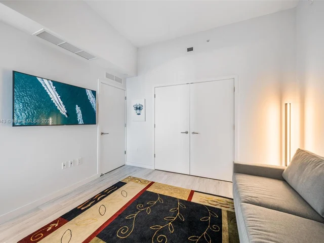 851 NE 1st Ave # 5106, Miami FL 33132