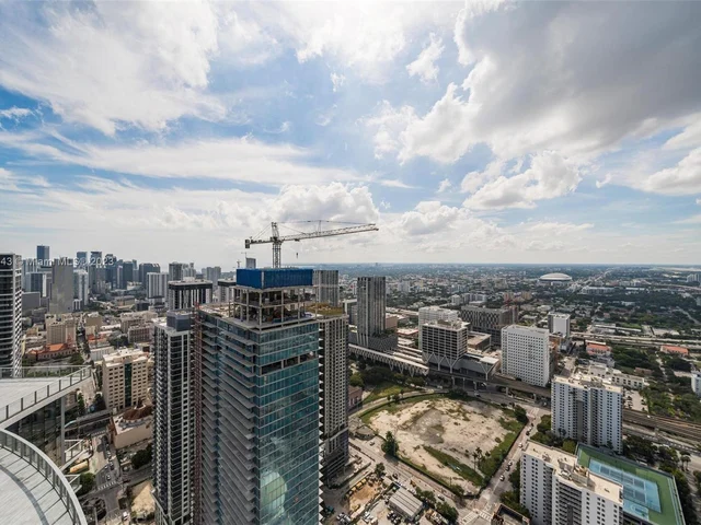 851 NE 1st Ave # 5106, Miami FL 33132