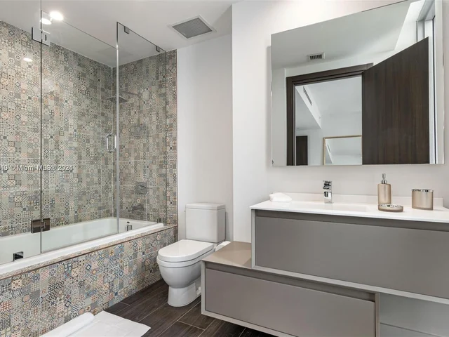 1100 Biscayne Blvd # 3507, Miami FL 33132