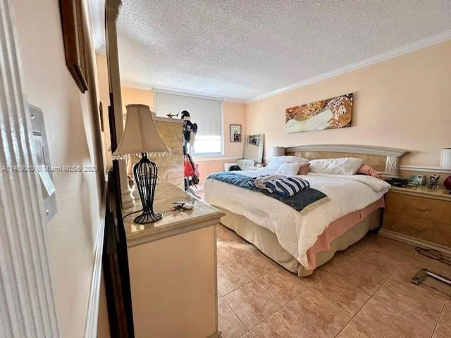 300 Bayview Dr # 1208, Sunny Isles Beach FL 33160
