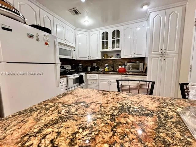 300 Bayview Dr # 1208, Sunny Isles Beach FL 33160