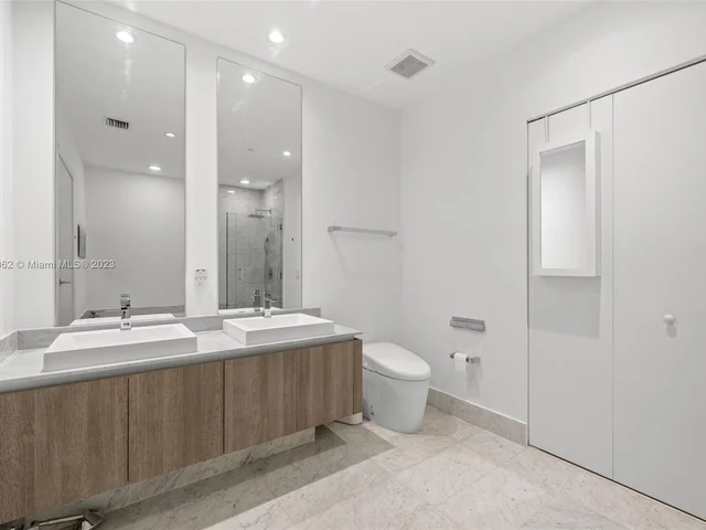 801 S Miami Ave # 5105, Miami FL 33130