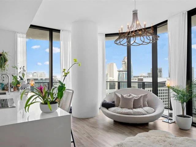 801 S Miami Ave # 5105, Miami FL 33130