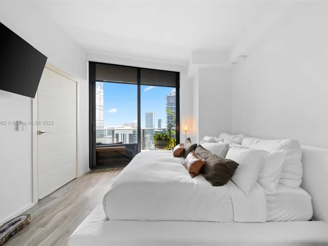 801 S Miami Ave # 5105, Miami FL 33130