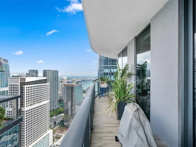 801 S Miami Ave # 5105, Miami FL 33130