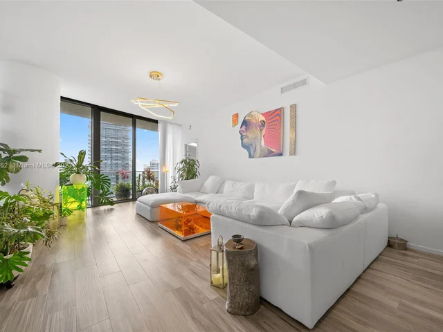 801 S Miami Ave # 5105, Miami FL 33130