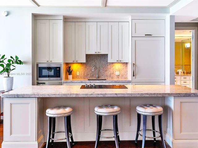 100 S Pointe Drive # 2407, Miami Beach FL 33139