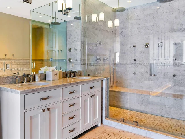 100 S Pointe Drive # 2407, Miami Beach FL 33139