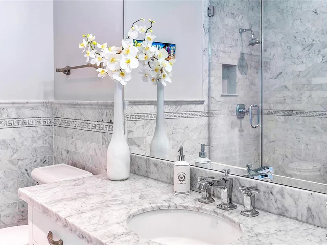 100 S Pointe Drive # 2407, Miami Beach FL 33139