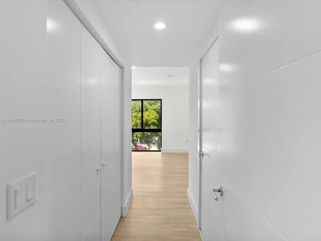 1134 71st St, Miami Beach FL 33141