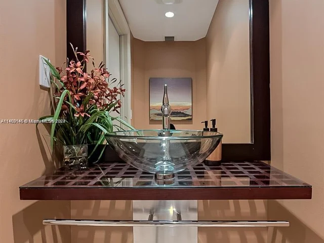 3535 S Ocean # 2102, Hollywood FL 33019