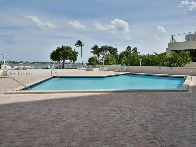 5600 N Flagler Dr # 206, West Palm Beach FL 33407