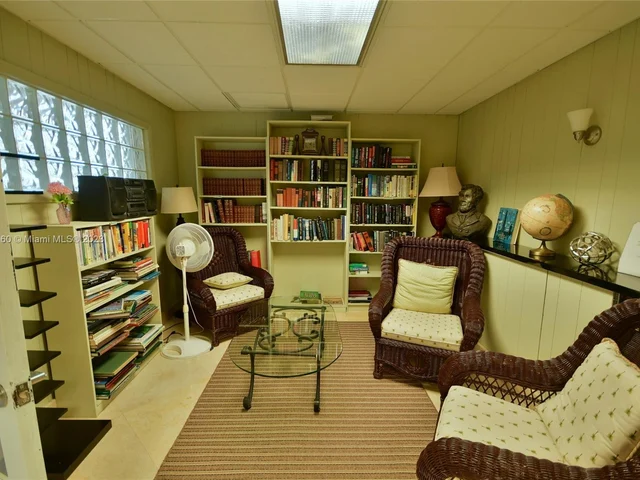 5600 N Flagler Dr # 206, West Palm Beach FL 33407