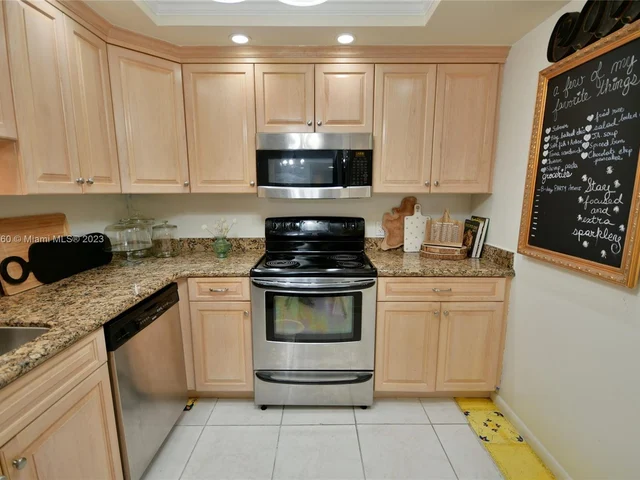 5600 N Flagler Dr # 206, West Palm Beach FL 33407