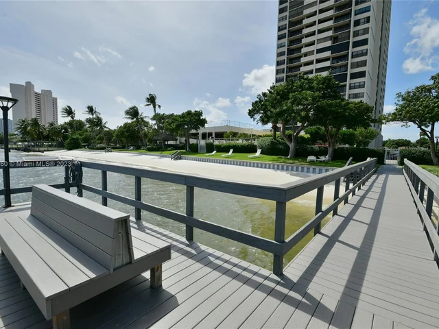 5600 N Flagler Dr # 206, West Palm Beach FL 33407