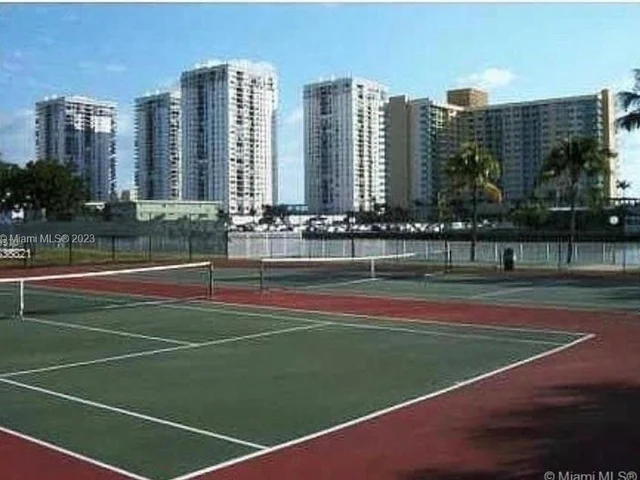 2500 Parkview Dr # 1816, Hallandale Beach FL 33009