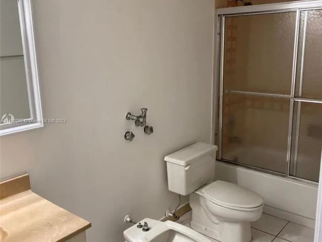 2500 Parkview Dr # 1816, Hallandale Beach FL 33009