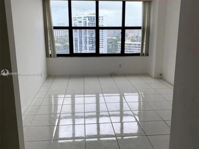 2500 Parkview Dr # 1816, Hallandale Beach FL 33009