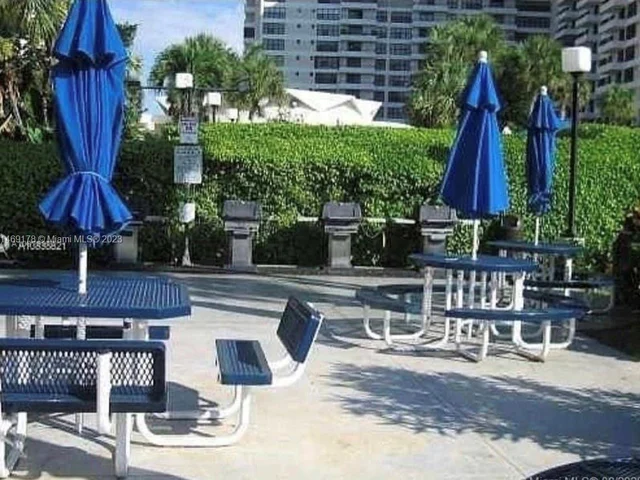 2500 Parkview Dr # 1816, Hallandale Beach FL 33009