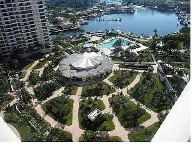 2500 Parkview Dr # 1816, Hallandale Beach FL 33009