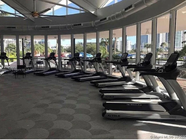 2500 Parkview Dr # 1816, Hallandale Beach FL 33009