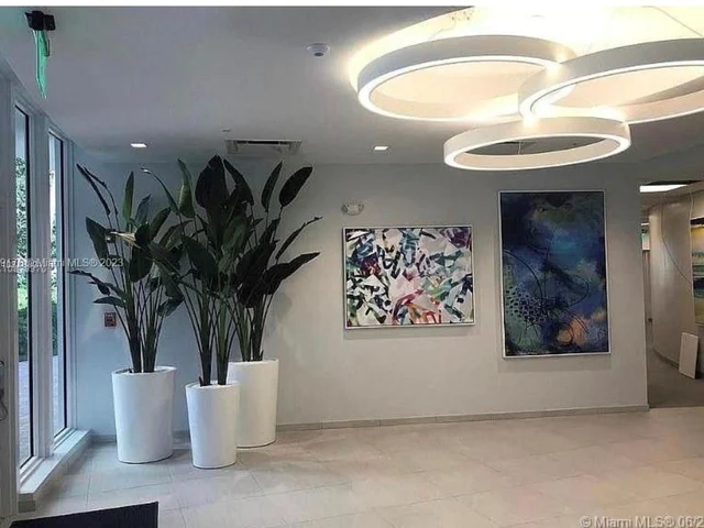 2500 Parkview Dr # 1816, Hallandale Beach FL 33009