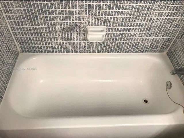 1660 NE 191st St # 1, Miami FL 33179