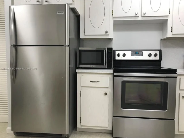 1660 NE 191st St # 1, Miami FL 33179