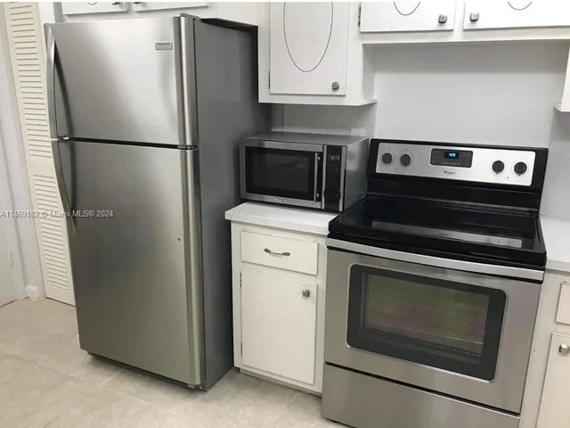 1660 NE 191st St # 1, Miami FL 33179