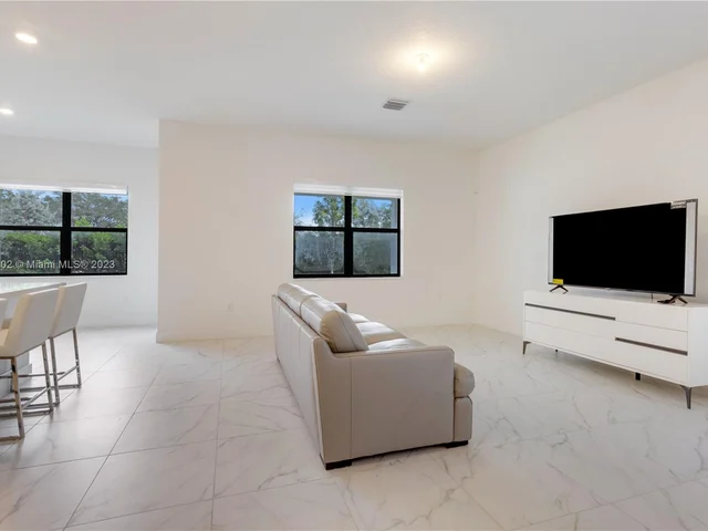 4409 SW 173rd Ave, Miramar FL 33029