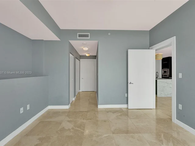 900 Biscayne Blvd # 3204, Miami FL 33132