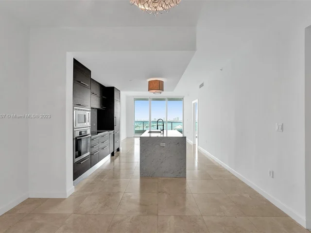 900 Biscayne Blvd # 3204, Miami FL 33132