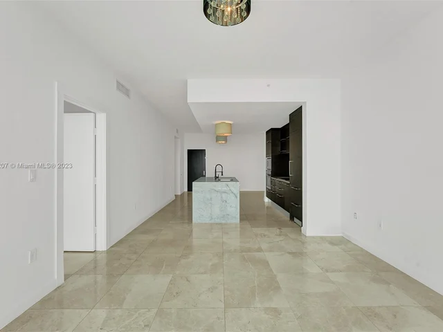 900 Biscayne Blvd # 3204, Miami FL 33132