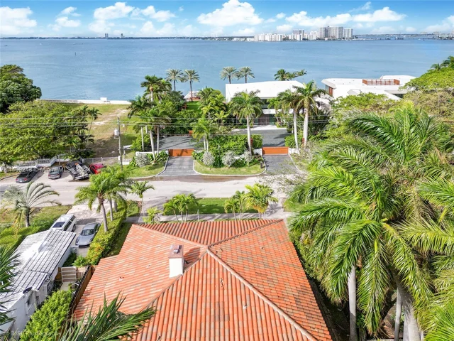 5845 N Bay Rd, Miami Beach FL 33140