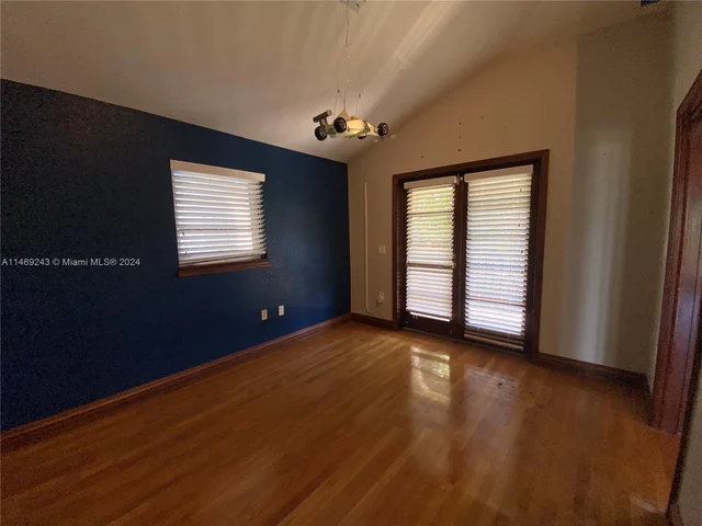 5845 N Bay Rd, Miami Beach FL 33140