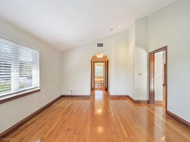 5845 N Bay Rd, Miami Beach FL 33140