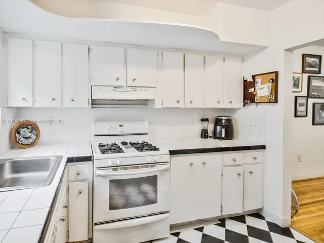 1101 98th St # 5, Bay Harbor Islands FL 33154